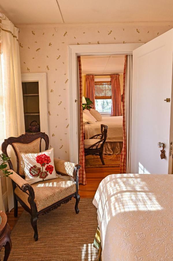 Hilltop House Bed & Breakfast Amenia Exterior photo