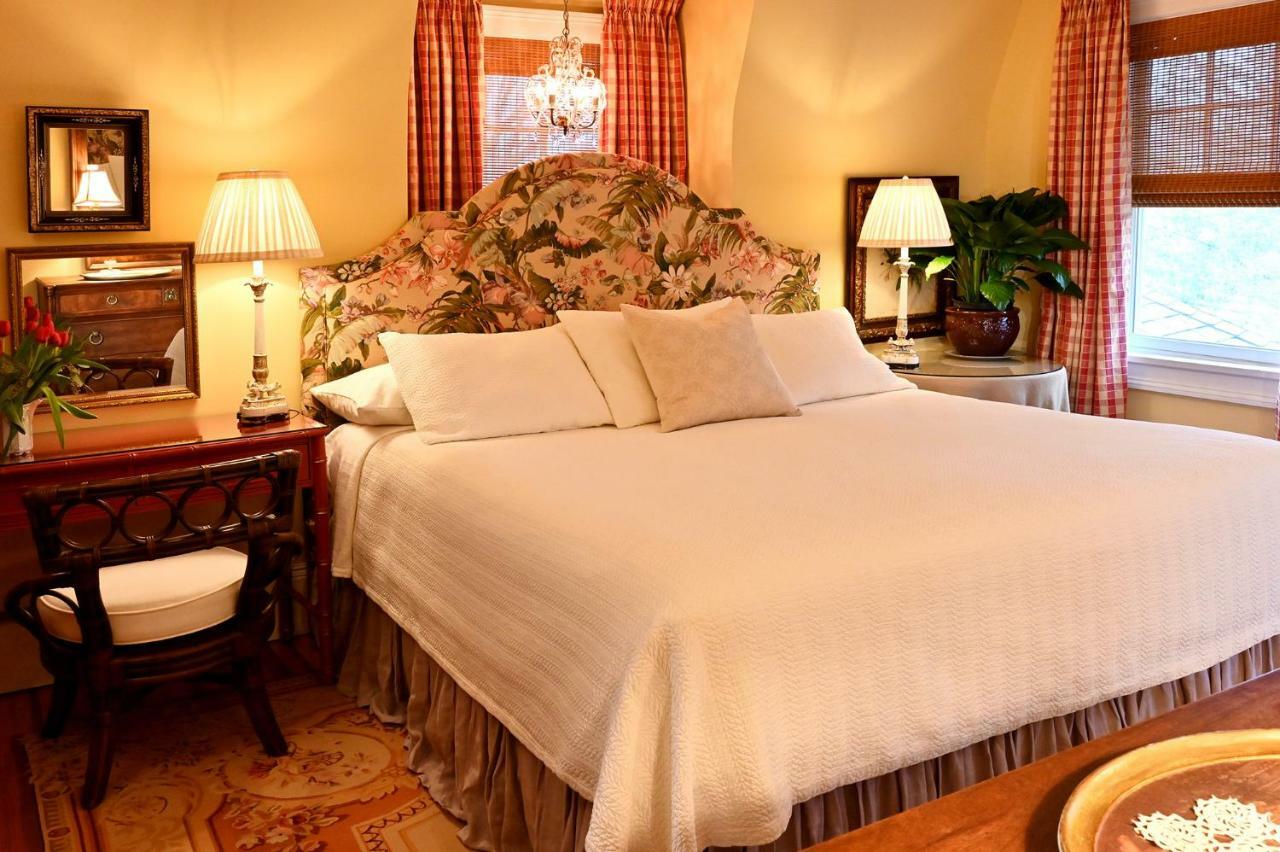 Hilltop House Bed & Breakfast Amenia Exterior photo
